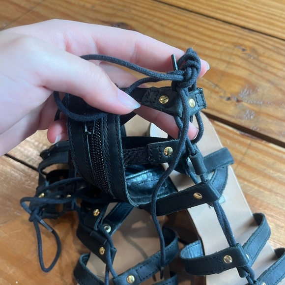 (36) *STEVE MADDEN SANDALS* - Picture 11 of 11